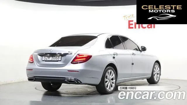 MERCEDES BENZ E-Classe W213 E220d 4MATIC Exclusive 2017 — photo 2 sur 33