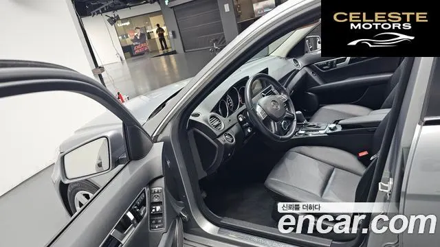 MERCEDES BENZ C-Classe W204 C200 CGI 2013 — photo 12 sur 35