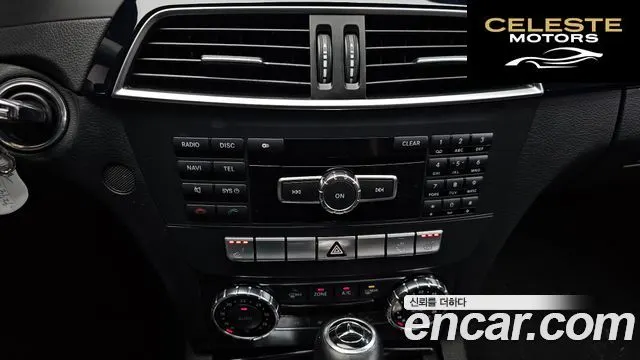 MERCEDES BENZ C-Classe W204 C200 CGI 2013 — photo 21 sur 35