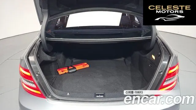 MERCEDES BENZ C-Classe W204 C200 CGI 2013 — photo 25 sur 35