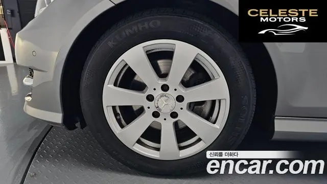 MERCEDES BENZ C-Classe W204 C200 CGI 2013 — photo 6 sur 35