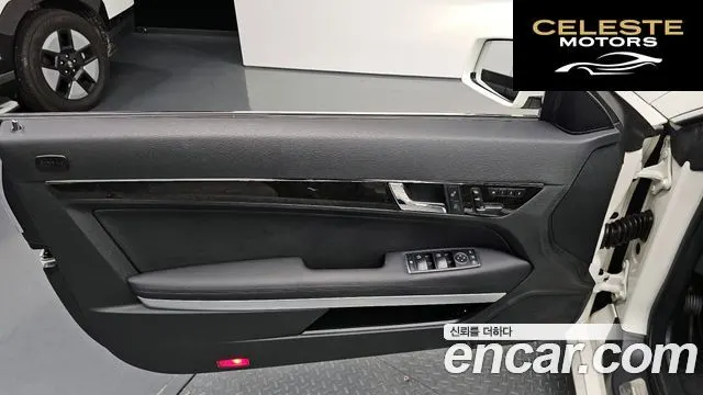 MERCEDES BENZ E-Classe W212 E350 Cabriolet 2011 — photo 13 sur 30