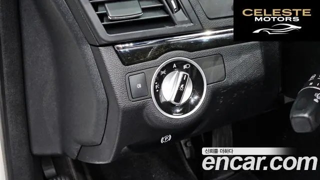 MERCEDES BENZ E-Classe W212 E350 Cabriolet 2011 — photo 19 sur 30