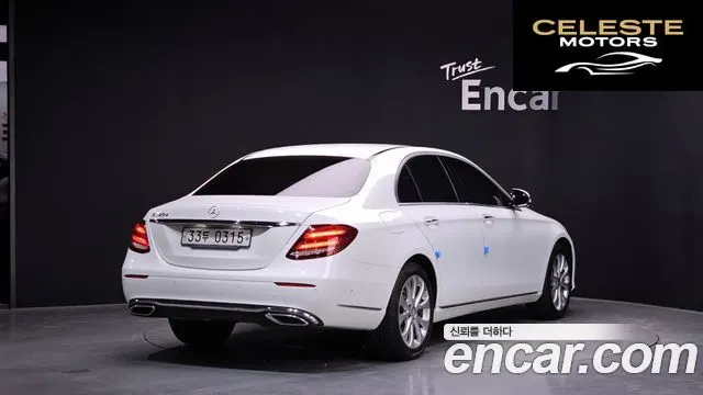 MERCEDES BENZ E-Classe W213 E220d Exclusive 2017 — photo 2 sur 20