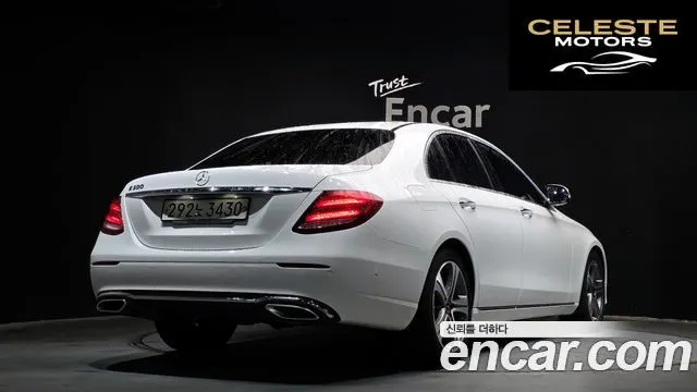 MERCEDES BENZ E-Classe W213 E300 Avantgarde 2019 — photo 2 sur 30