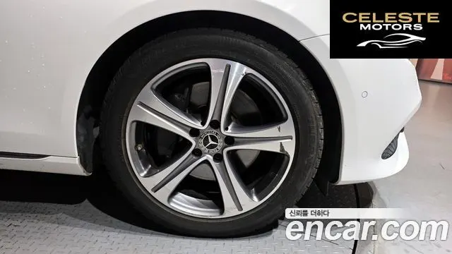 MERCEDES BENZ E-Classe W213 E300 Avantgarde 2019 — photo 7 sur 30