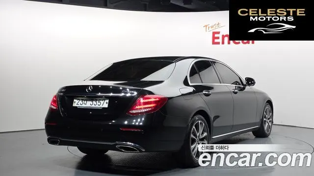 MERCEDES BENZ E-Classe W213 E300 4MATIC Avantgarde 2019 — photo 2 sur 20