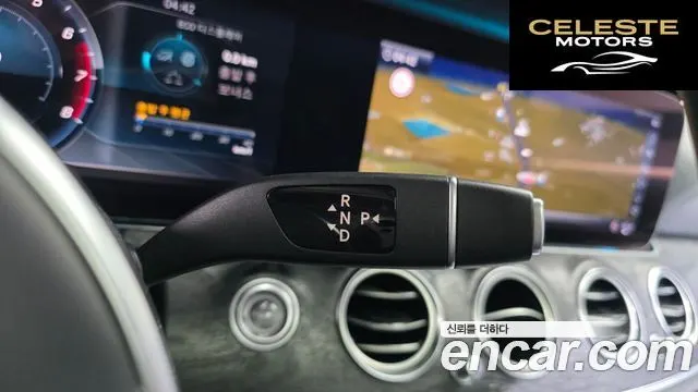 MERCEDES BENZ E-Classe W213 E300 4MATIC Avantgarde 2019 — photo 9 sur 20
