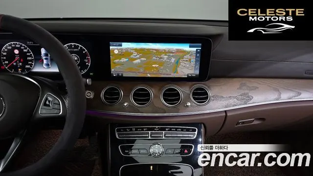 MERCEDES BENZ E-Classe W213 E300 4MATIC Exclusive 2017 — photo 14 sur 20
