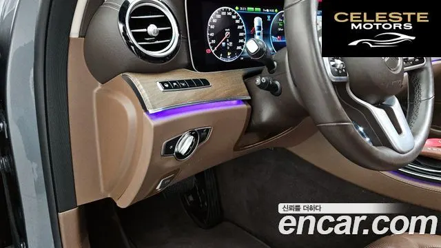 MERCEDES BENZ E-Classe W213 E300e 4MATIC Exclusive 2020 — photo 28 sur 34