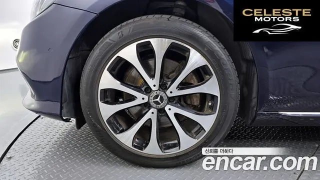 MERCEDES BENZ E-Classe W213 E220d Exclusive 2019 — photo 5 sur 20