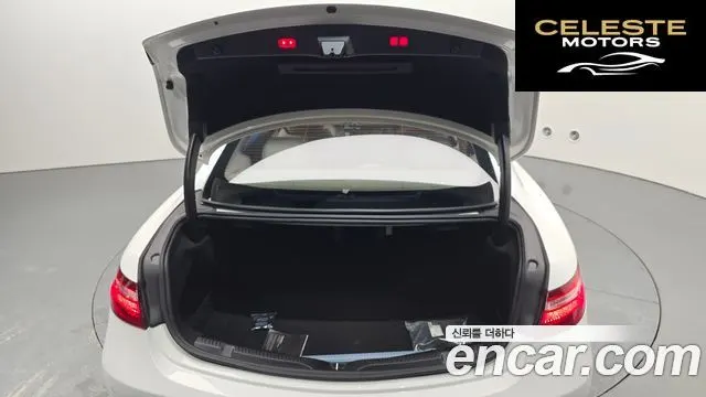 MERCEDES BENZ E-Classe W213 E220d Coupé 2019 — photo 25 sur 31
