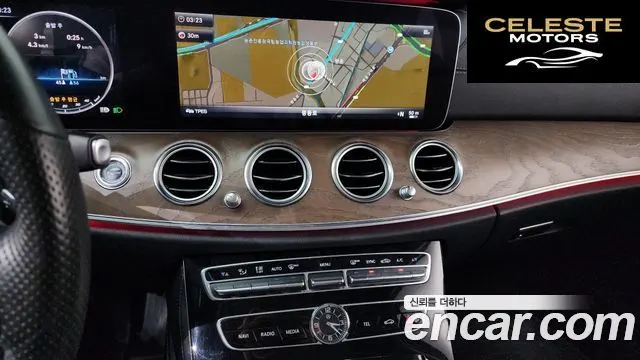 MERCEDES BENZ E-Classe W213 E300 Exclusive 2018 — photo 12 sur 20