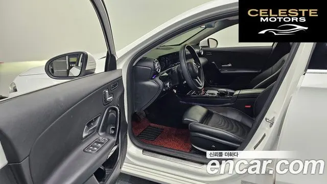 MERCEDES BENZ A-Classe W177 A250 4MATIC Berline 2020 — photo 13 sur 36