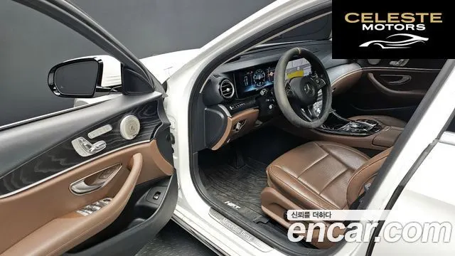 MERCEDES BENZ E-Classe W213 E300 4MATIC Avantgarde 2017 — photo 10 sur 20