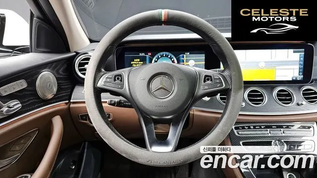MERCEDES BENZ E-Classe W213 E300 4MATIC Avantgarde 2017 — photo 12 sur 20