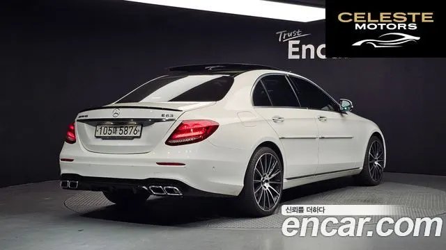 MERCEDES BENZ E-Classe W213 E300 4MATIC Avantgarde 2017 — photo 2 sur 20