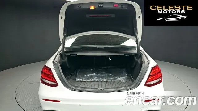 MERCEDES BENZ E-Classe W213 E300 4MATIC Avantgarde 2017 — photo 20 sur 20