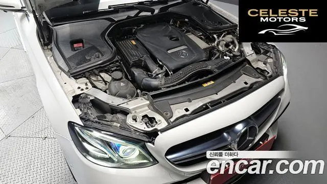 MERCEDES BENZ E-Classe W213 E300 4MATIC Avantgarde 2017 — photo 6 sur 20