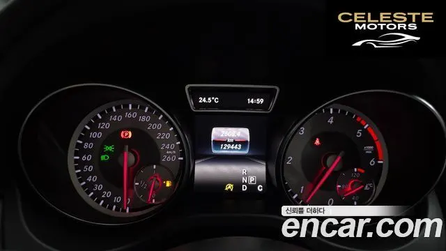 MERCEDES BENZ GLA-Classe X156 GLA200 d 2016 — photo 8 sur 20