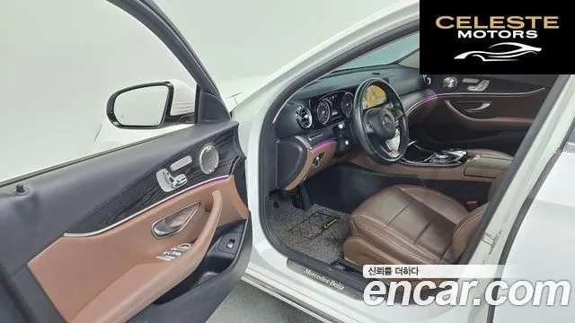 MERCEDES BENZ E-Classe W213 E220d Avantgarde 2017 — photo 10 sur 20