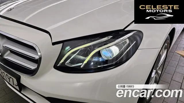 MERCEDES BENZ E-Classe W213 E200 Avantgarde 2018 — photo 8 sur 33