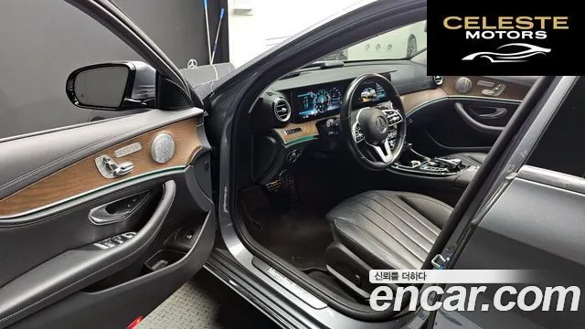 MERCEDES BENZ E-Classe W213 E300 4MATIC Exclusive 2020 — photo 13 sur 35