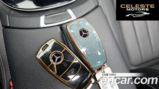 MERCEDES BENZ E-Classe W213 E300 4MATIC Exclusive 2020 — photo 28 sur 35