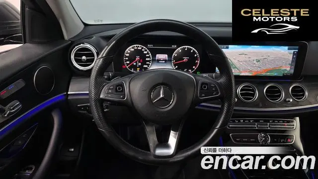 MERCEDES BENZ E-Classe W213 E300 Avantgarde 2017 — photo 13 sur 20