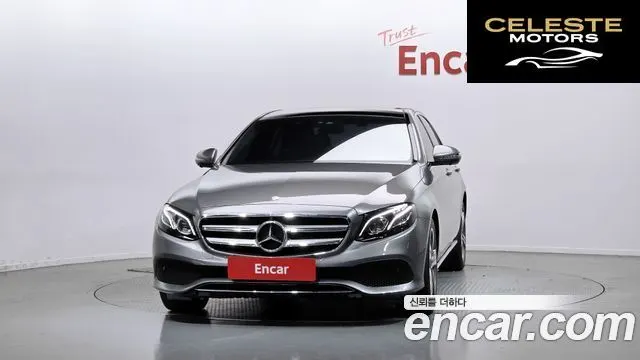 MERCEDES BENZ E-Classe W213 E300 Avantgarde 2017 — photo 3 sur 20