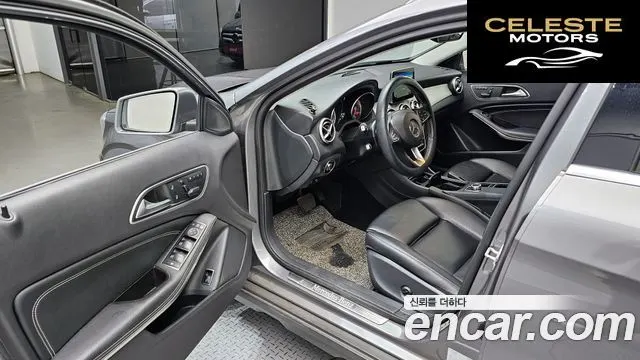 MERCEDES BENZ GLA-Classe X156 GLA200 d 2017 — photo 10 sur 20