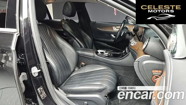 MERCEDES BENZ E-Classe W213 E220d Exclusive 2018 — photo 11 sur 20