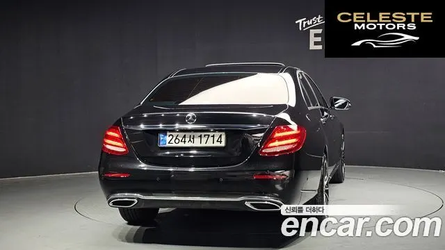 MERCEDES BENZ E-Classe W213 E220d Exclusive 2018 — photo 4 sur 20