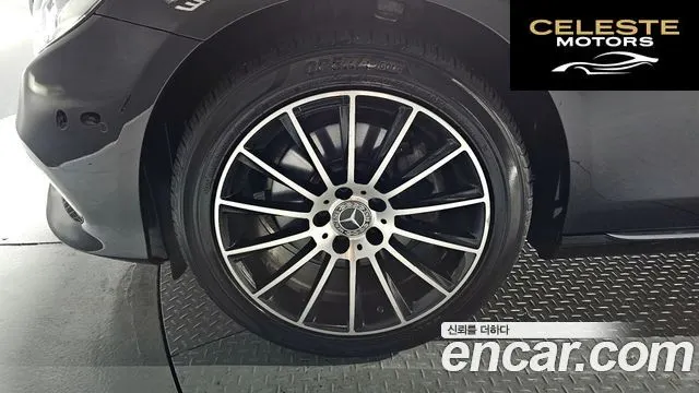 MERCEDES BENZ E-Classe W213 E220d Exclusive 2018 — photo 5 sur 20