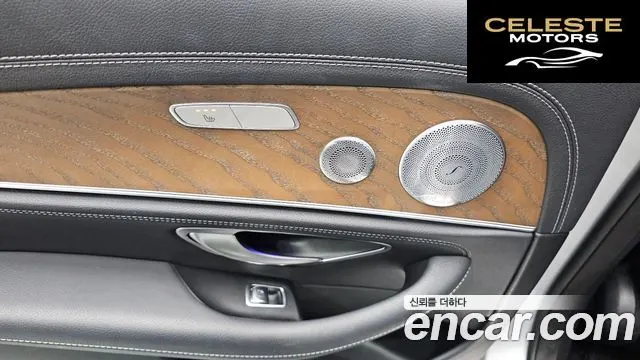 MERCEDES BENZ E-Classe W213 E300 4MATIC Exclusive 2019 — photo 31 sur 33