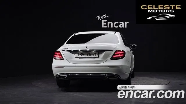 MERCEDES BENZ E-Classe W213 E300 Avantgarde 2019 — photo 4 sur 36