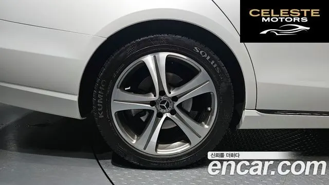 MERCEDES BENZ E-Classe W213 E300 Avantgarde 2019 — photo 5 sur 36