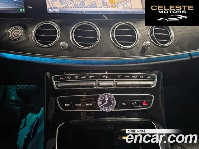 MERCEDES BENZ E-Classe W213 E300 4MATIC Avantgarde 2019 — photo 11 sur 24