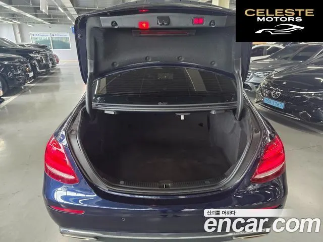MERCEDES BENZ E-Classe W213 E300 4MATIC Avantgarde 2019 — photo 17 sur 24