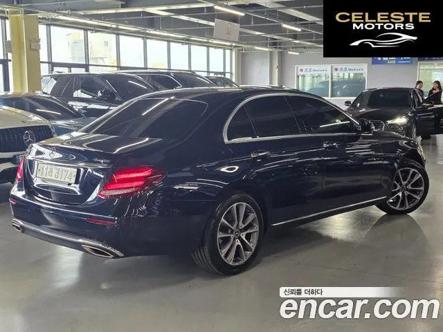 MERCEDES BENZ E-Classe W213 E300 4MATIC Avantgarde 2019 — photo 2 sur 24