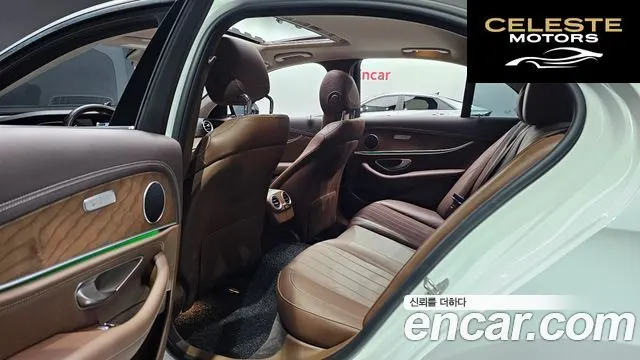 MERCEDES BENZ E-Classe W213 E220d Exclusive 2018 — photo 11 sur 20