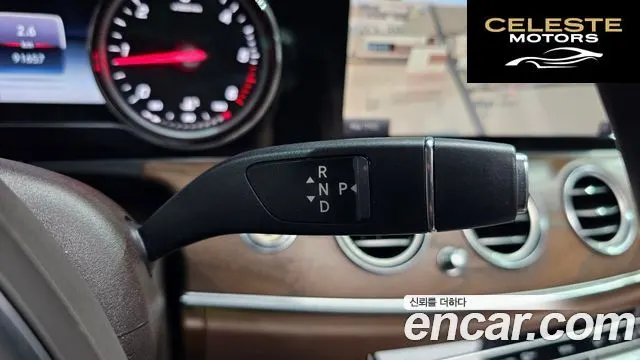 MERCEDES BENZ E-Classe W213 E220d Exclusive 2018 — photo 9 sur 20