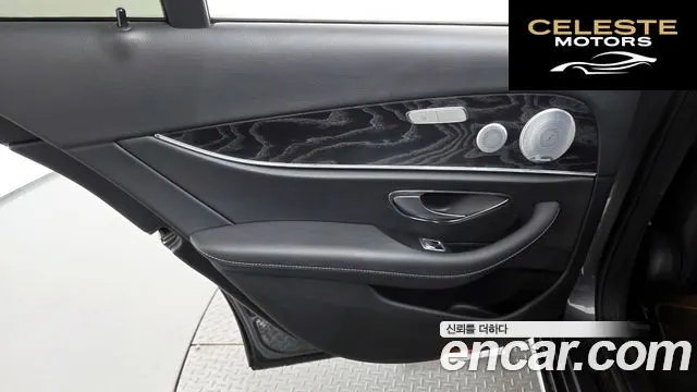 MERCEDES BENZ E-Classe W213 E300 4MATIC Avantgarde 2019 — photo 15 sur 34
