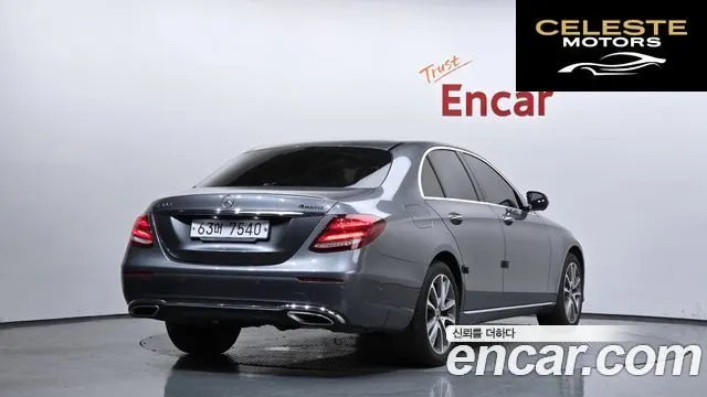 MERCEDES BENZ E-Classe W213 E300 4MATIC Avantgarde 2019 — photo 2 sur 34
