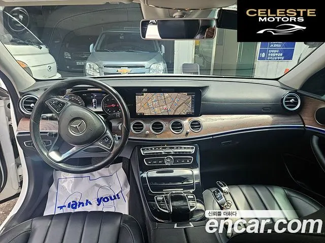 MERCEDES BENZ E-Classe W213 E220d Exclusive 2017 — photo 11 sur 26