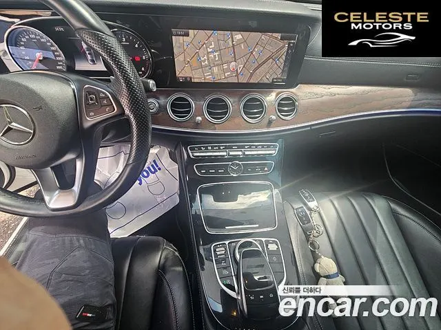 MERCEDES BENZ E-Classe W213 E220d Exclusive 2017 — photo 16 sur 26