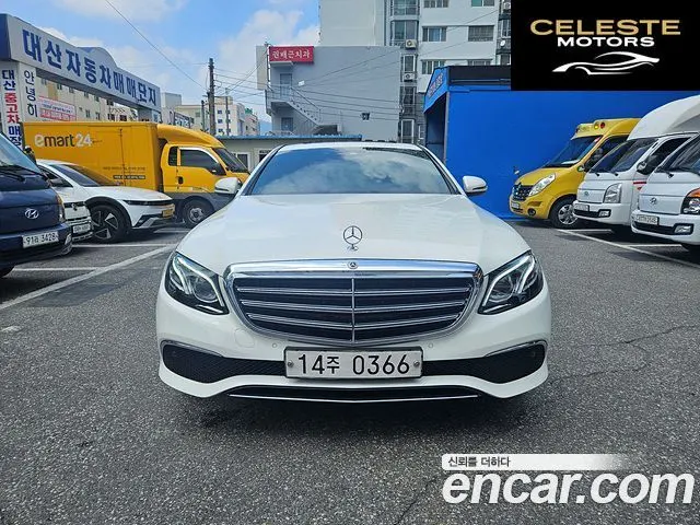 MERCEDES BENZ E-Classe W213 E220d Exclusive 2017 — photo 2 sur 26