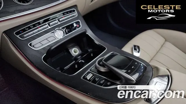 MERCEDES BENZ E-Classe W213 E220d Cabriolet 2018 — photo 23 sur 33