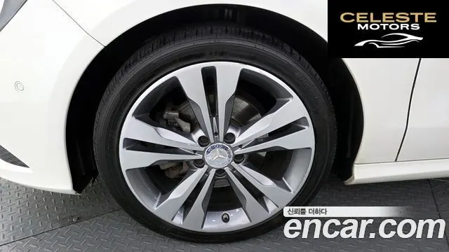 MERCEDES BENZ CLA-Classe C117 CLA200 d 2016 — photo 5 sur 20