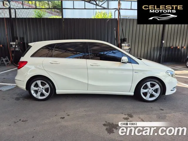 MERCEDES BENZ B-Classe W246 B200 CDI Sport 2012 — photo 23 sur 25
